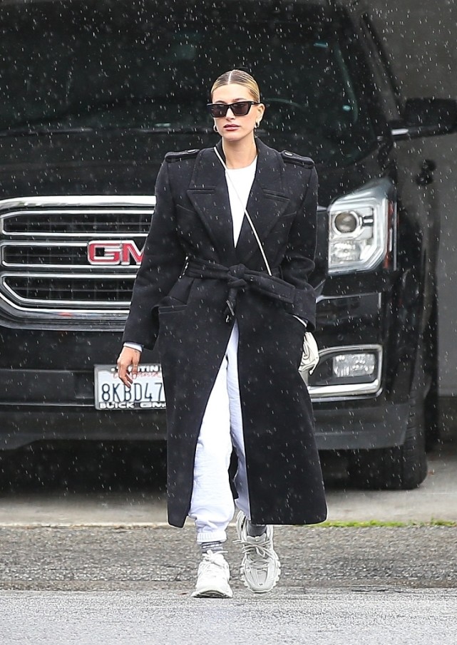 运动裤这么穿也太酷了，不仅大气还很有范，显瘦效果杠杠的