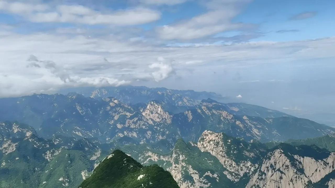 爬华山几小时能登顶,首次登顶华山之巅