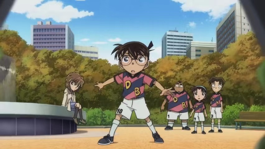 柯南看灰原哀穿毛线衣,毛利兰穿jk裙