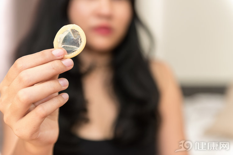 避孕套戴上就能用吗?如果用法错误,可能戴了也白搭