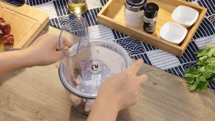 不用机器怎么做牛肉丸,怎么制作劲道牛肉丸