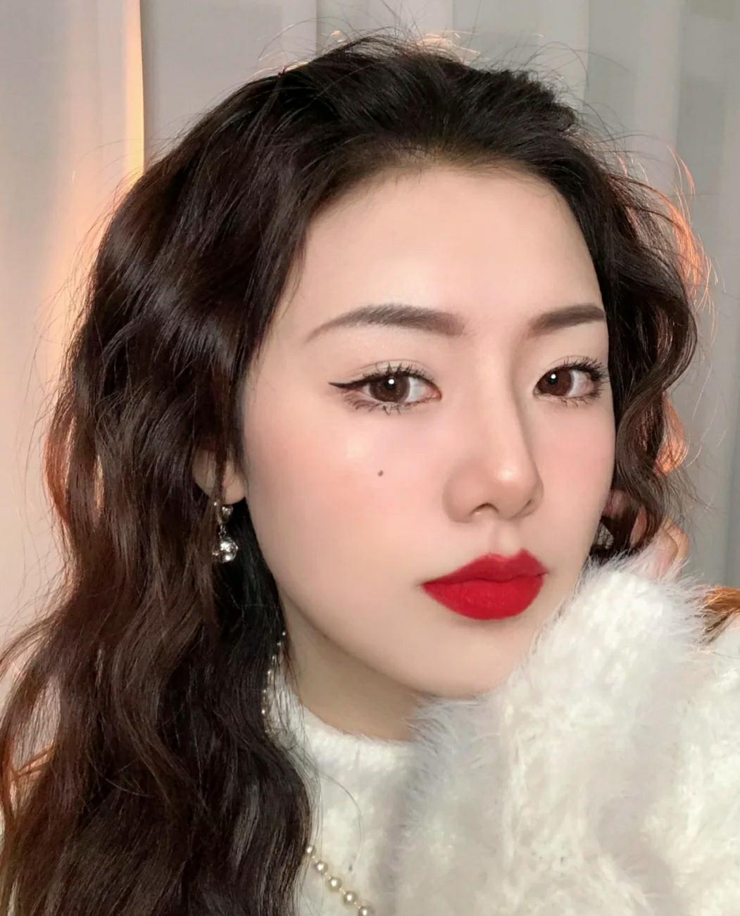 阿玛尼405滋润细腻，兰蔻505性感妩媚，哪一款让你心动？