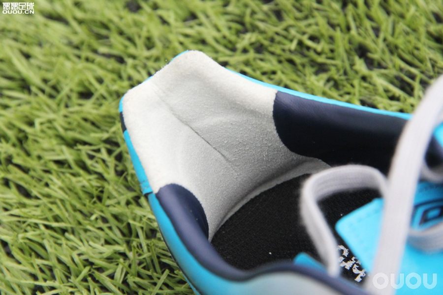 满足真皮控的幻想–UmbroAcceratorProHG实战测评