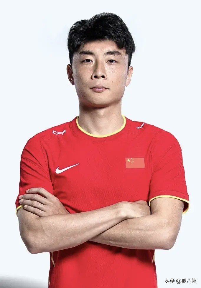 国足最强11人名单视频播放,李铁国足最强阵型