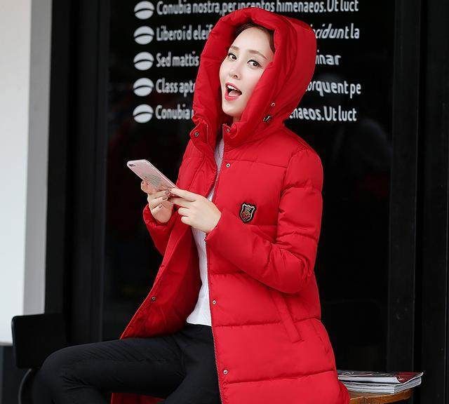 怪不得老婆把皮衣全扔了，如今流行这样的棉袄，保暖又上档次