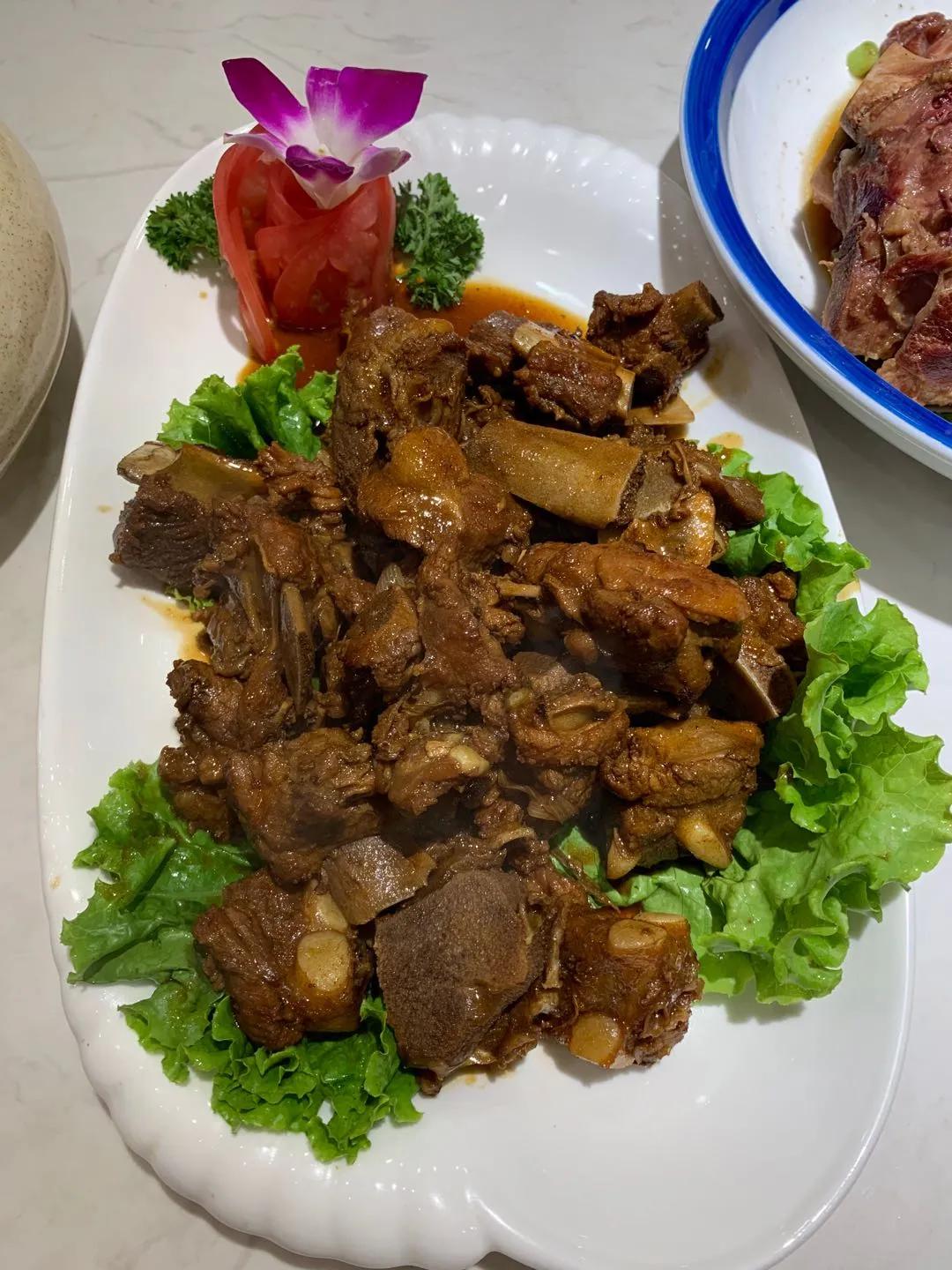 陵西街又换新餐厅“金手勺”“桥头排骨”两家评测