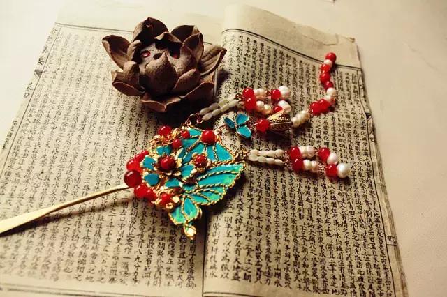 古人真的像电视剧里一样端庄吗,古代的化妆包