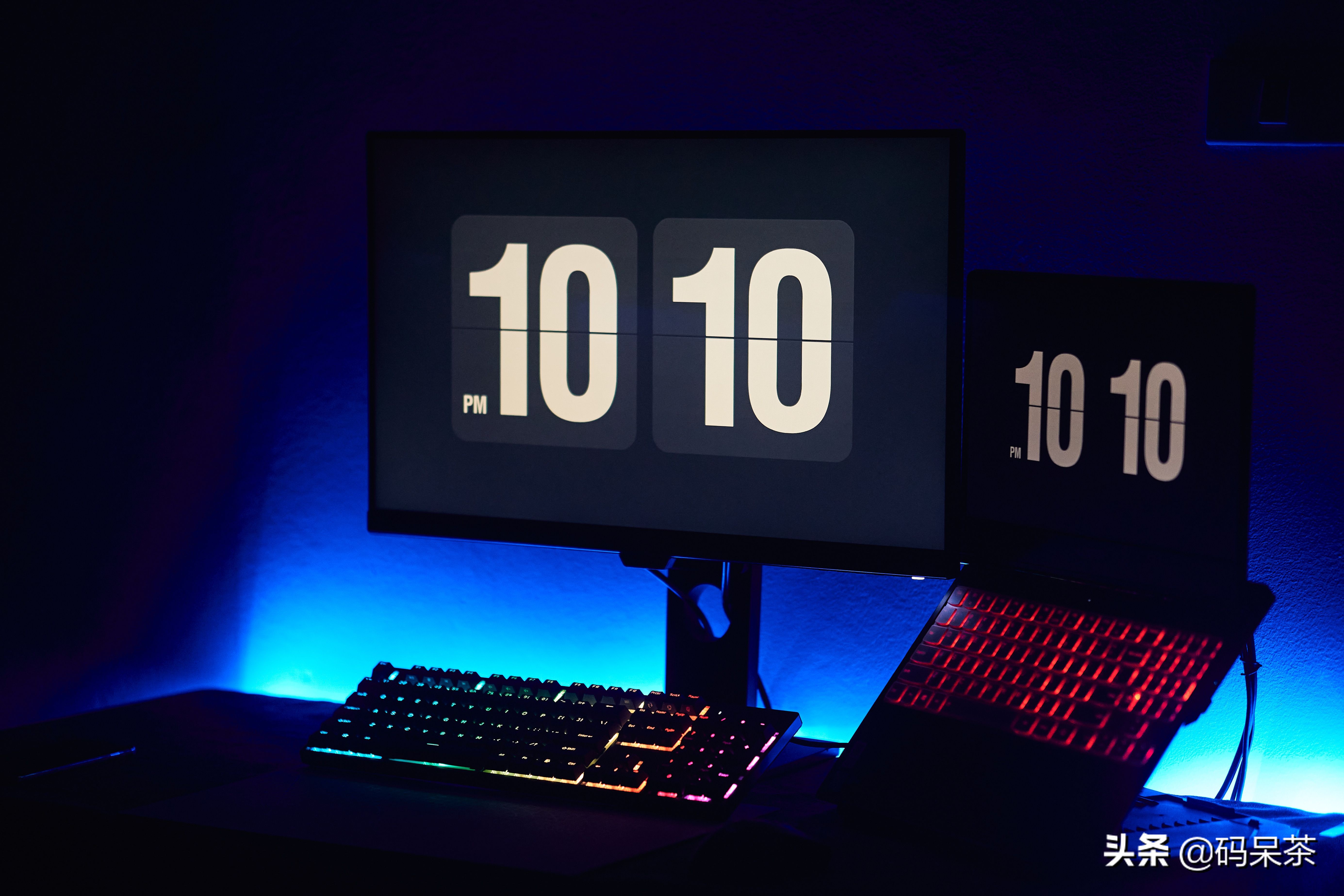 笔记本外接显示器桌面怎么摆放,笔记本外接显示器怎么美化屏幕