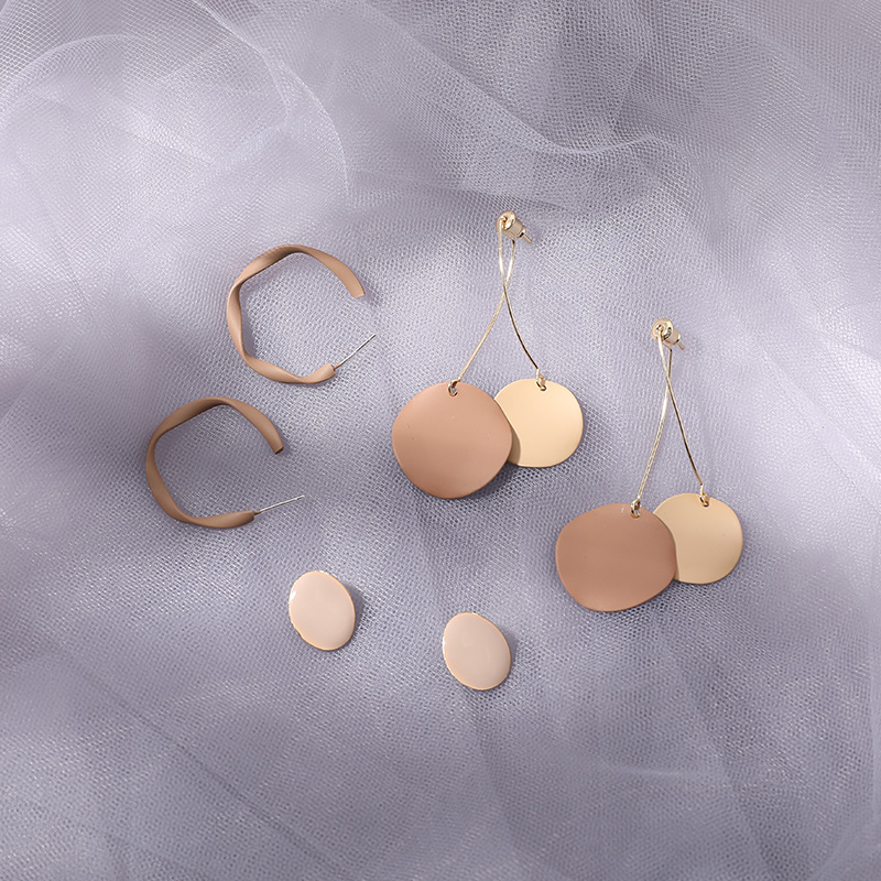 大脸显瘦的耳环搭配,耳环简约大气百搭显脸小