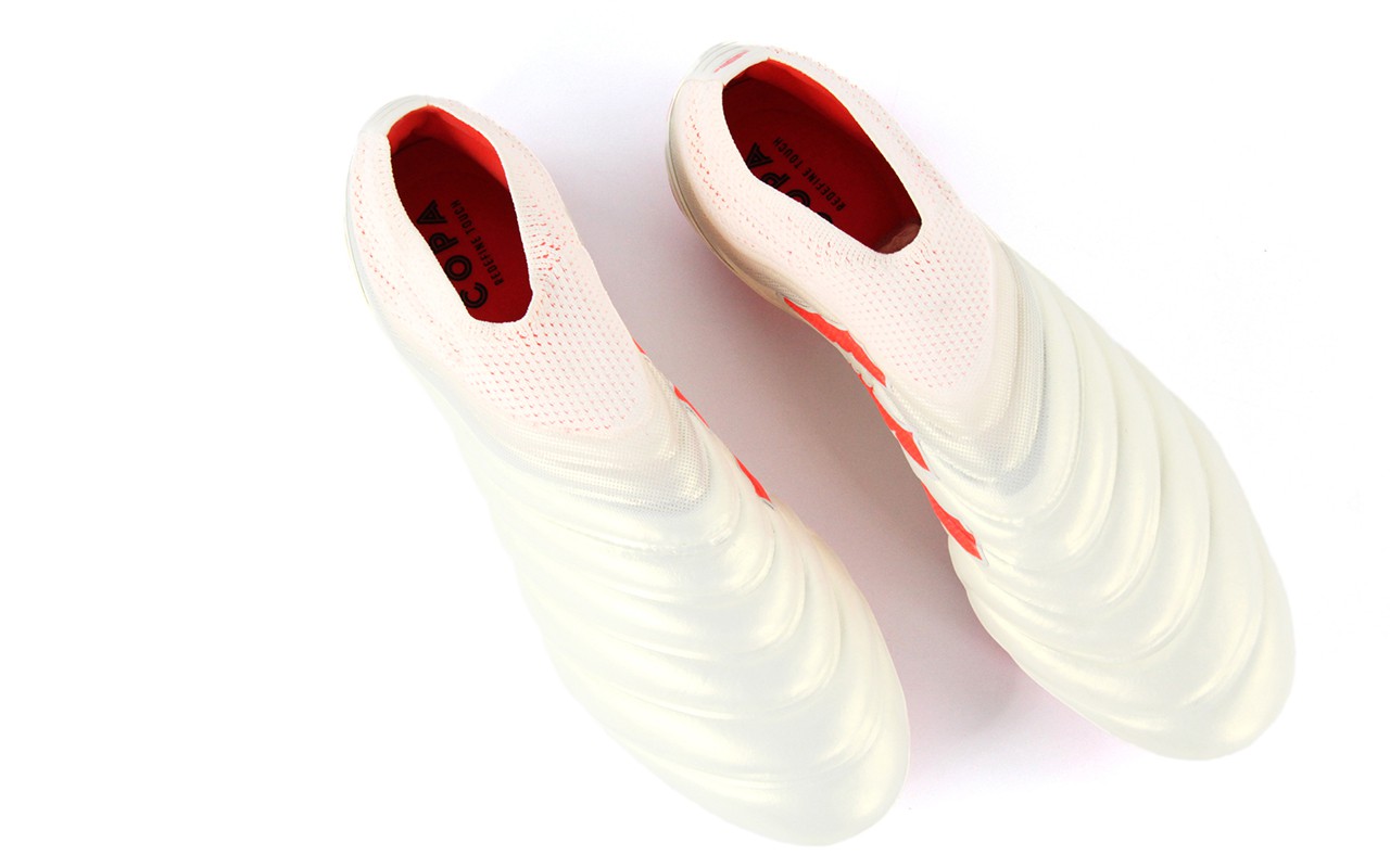 袋鼠皮也能玩无鞋带！阿迪达斯COPA19+FG静态赏析