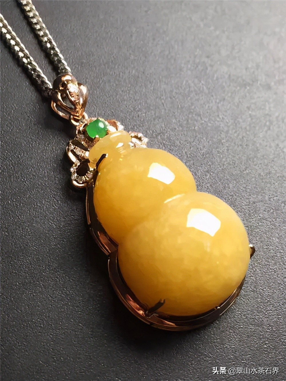 翡翠有几种颜色哪种颜色最贵,翡翠高冰蓝水哪种颜色好