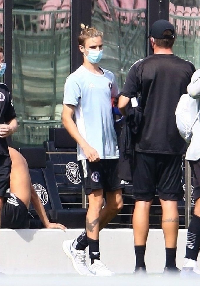 小贝的黄金右脚,小贝的二儿子