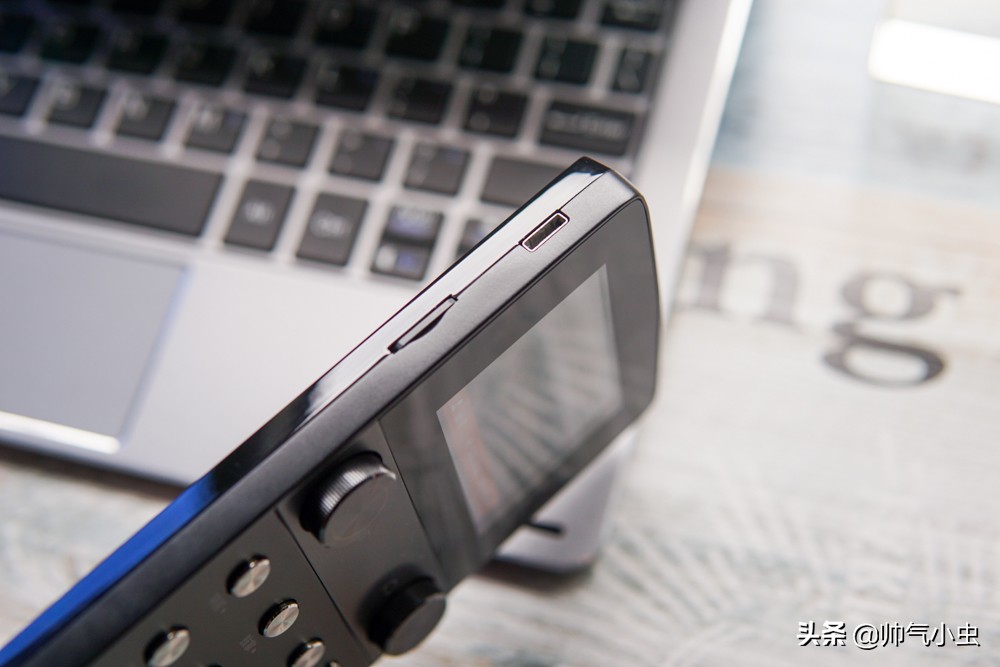 售价999元，用了之后，才发现我离那些主播只差一张好声卡