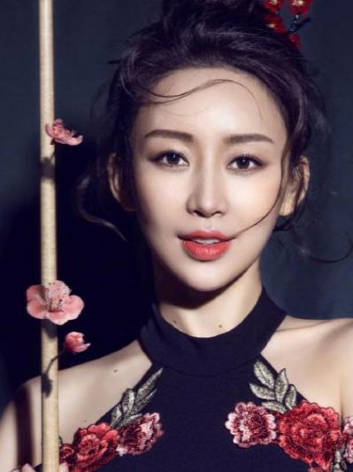 台球冻龄女神颜值巅峰,台球冻龄女神