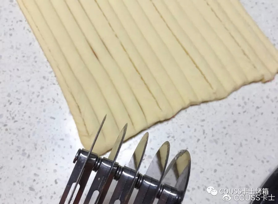 卡仕达酱酥粒面包,卡仕达酱蛋奶味面包