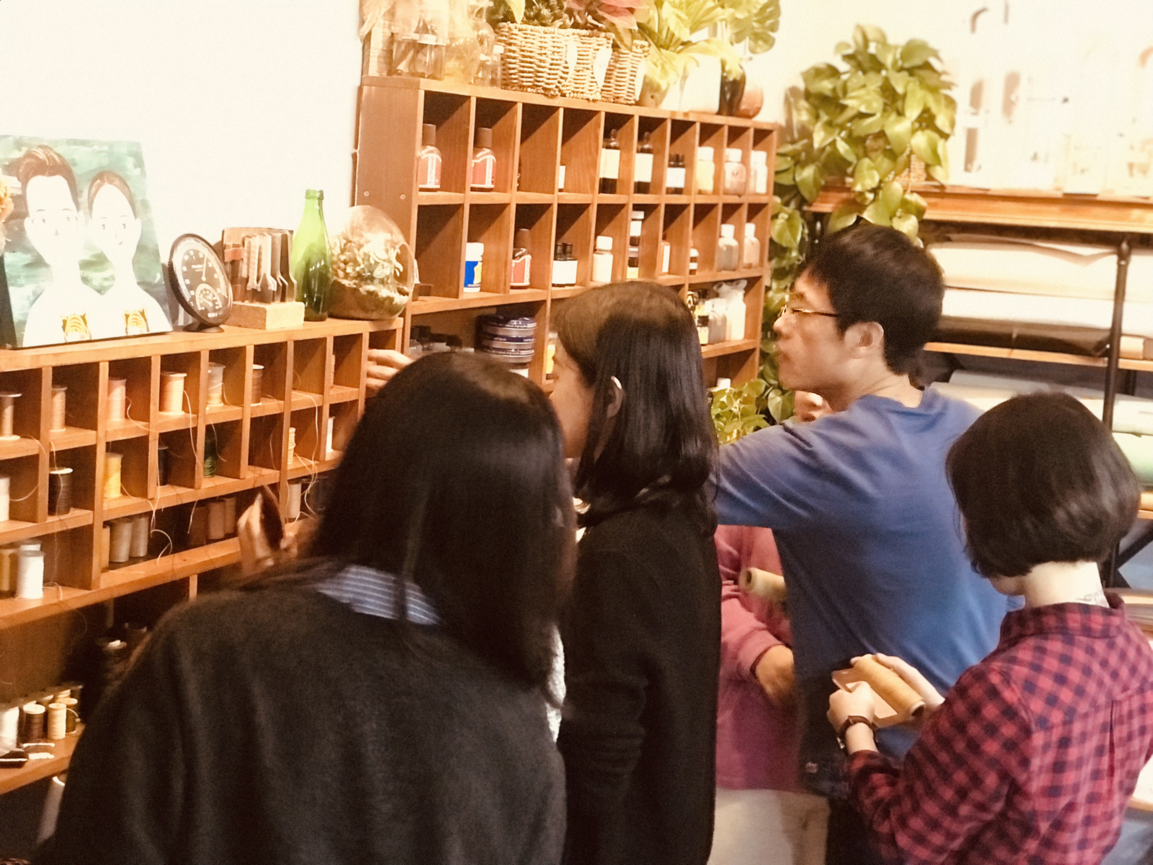 开手工皮具DIY店需要学习哪些内容：汐迟工坊开店创业班介绍