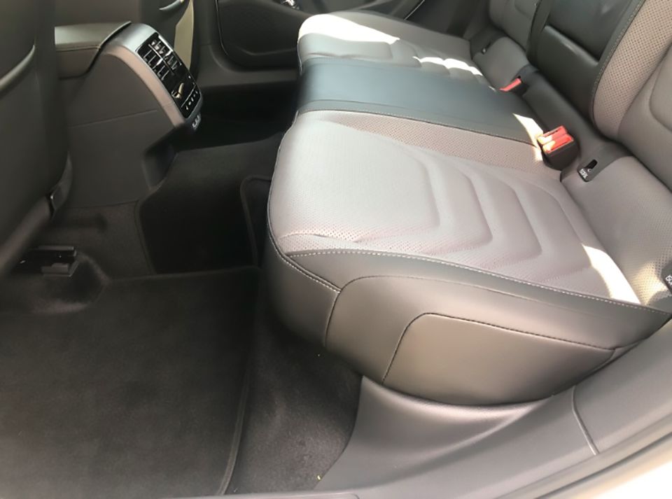 速腾空间逆天,大众速腾1.5t超越版车内空间