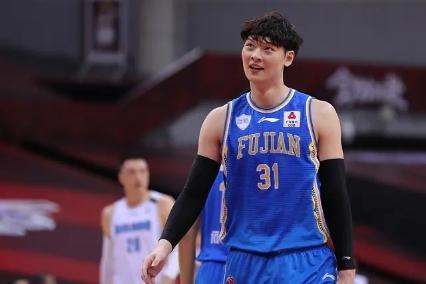 王哲林回应最近状态调整,王哲林被观众嘲笑