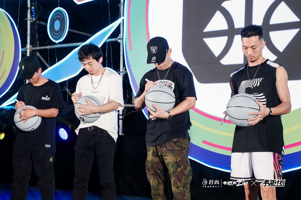 中航城君尚购物中心走秀视频,中航城君尚购物中心王者挑战赛