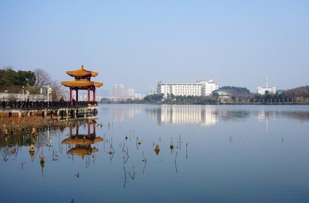 孙权在武昌称帝什么时候迁都南京,三国时期孙权为何在武昌称帝