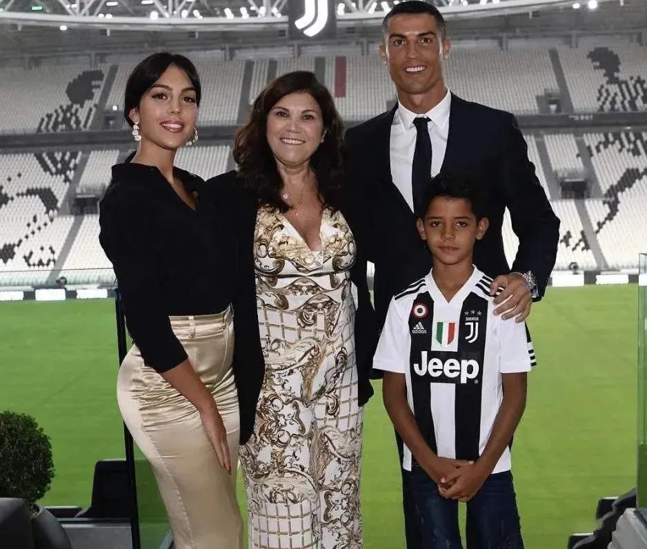 最牛柜姐,国内最牛的柜姐