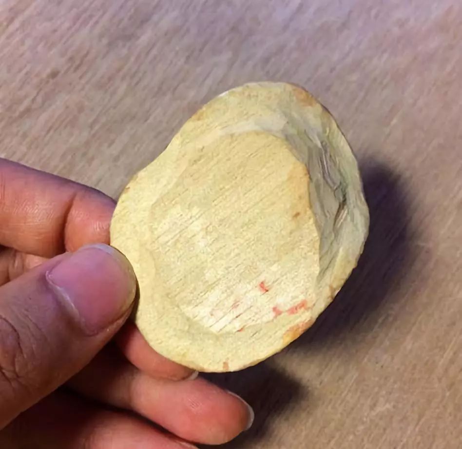 木雕成品制作视频,怎么样做逼真的木雕苹果