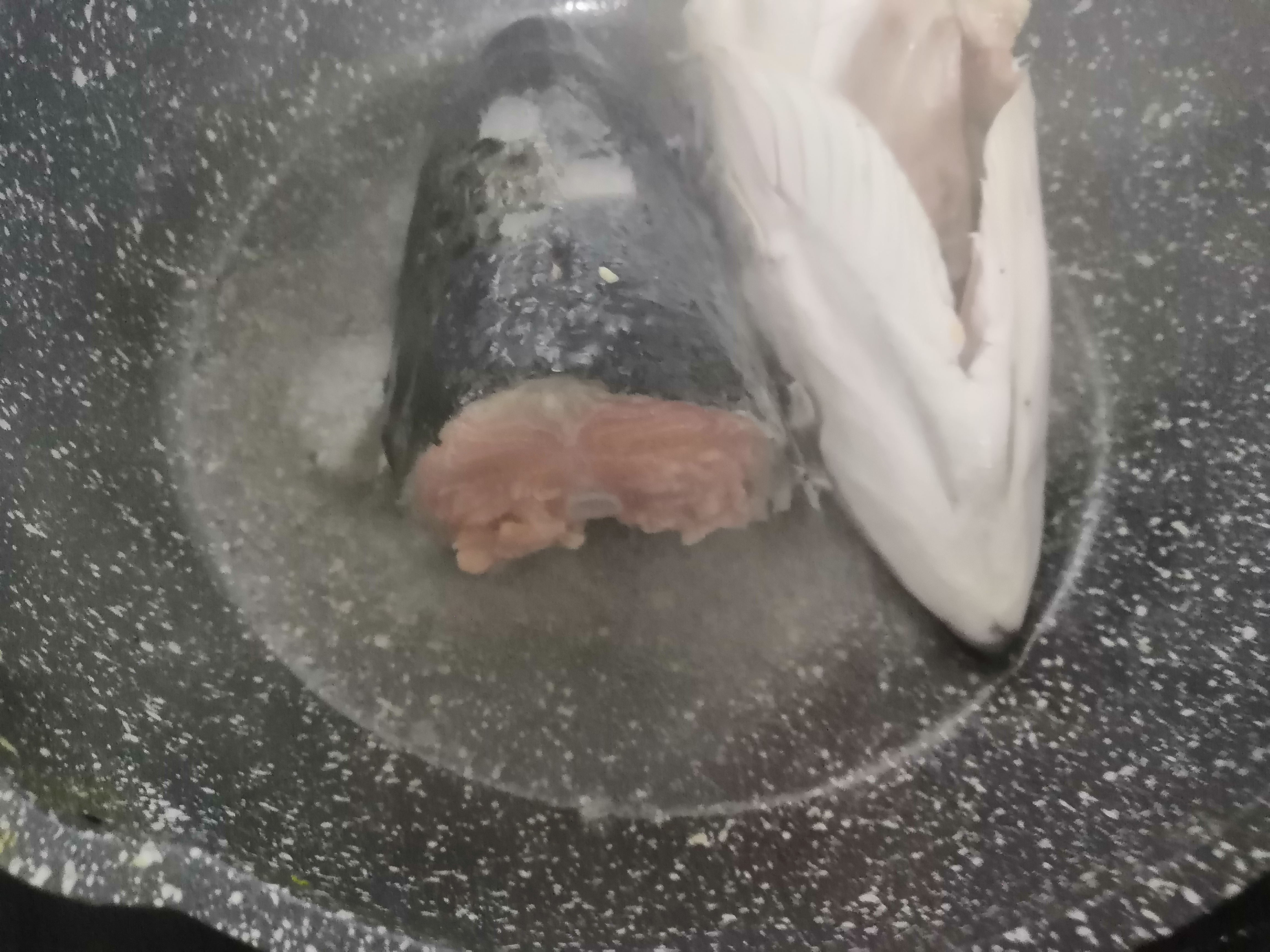 炖了两个小时的鱼汤,炖三文鱼鱼汤如何又白又浓稠