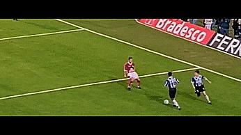 巴西足球十大过人高手,巴西球星莱昂纳多过人