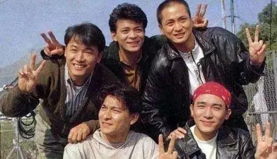 一首《十七岁》之于香港娱乐圈，就是半部《春秋》