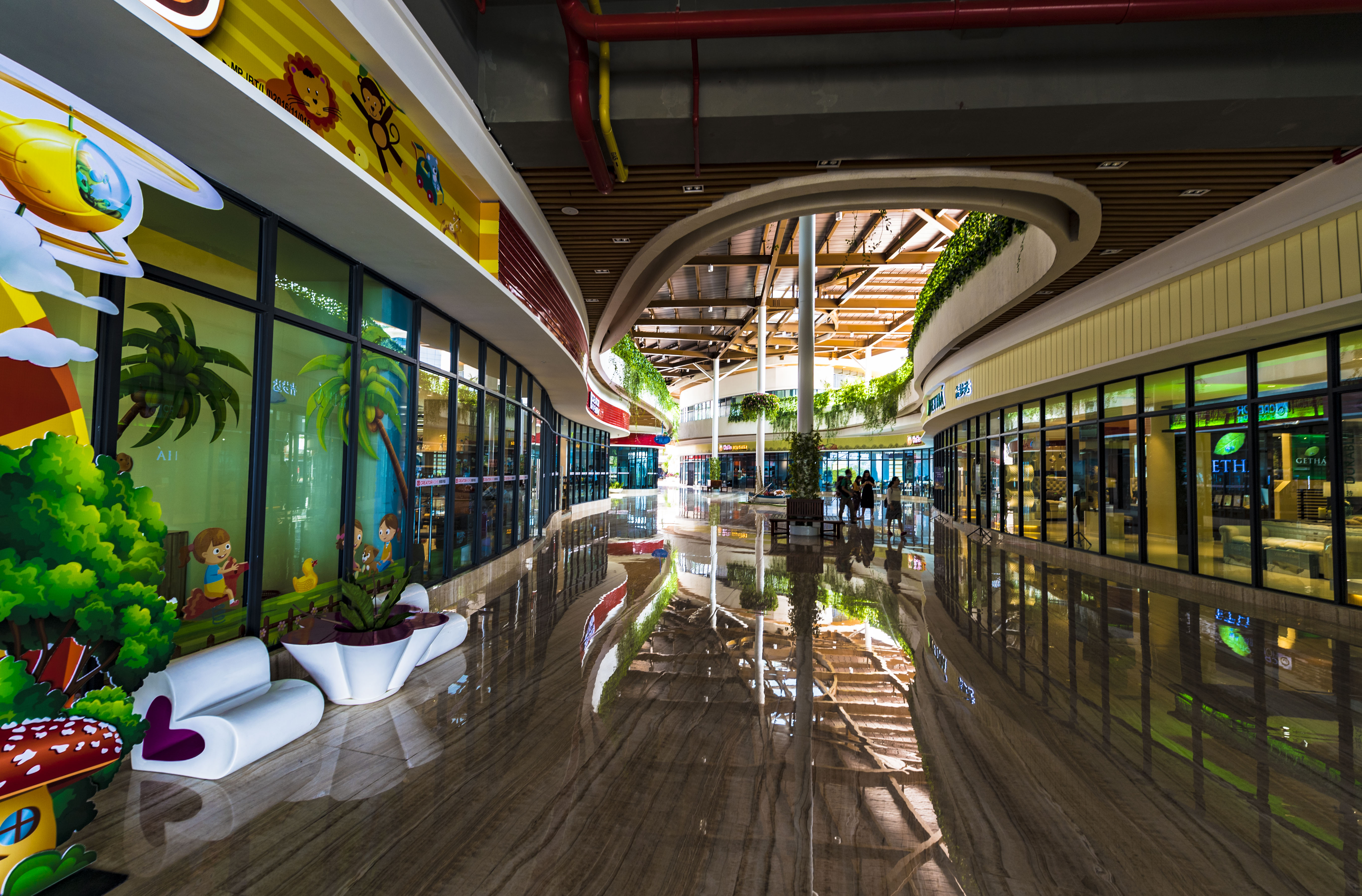 马来西亚新山和新加坡隔岸相望,马来西亚和新加坡只有一桥之隔