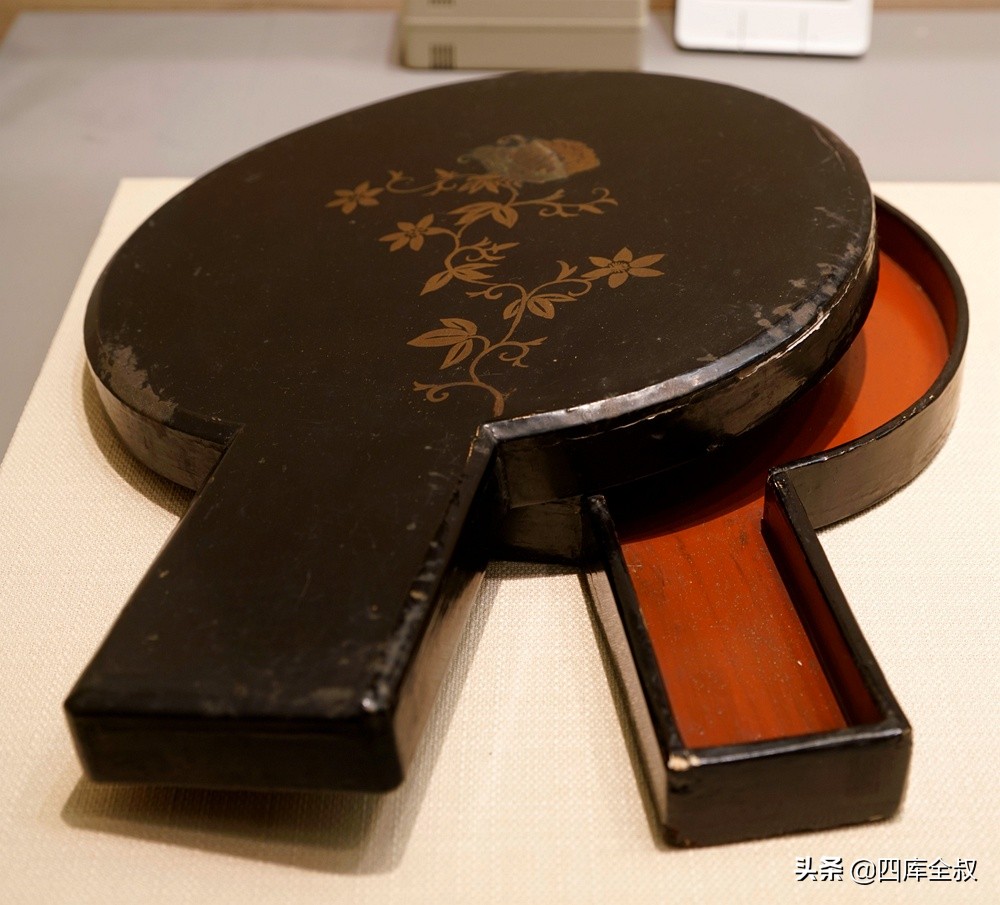 日本江户时代上层社会的冠饰风格,18世纪日本江户盛行配饰