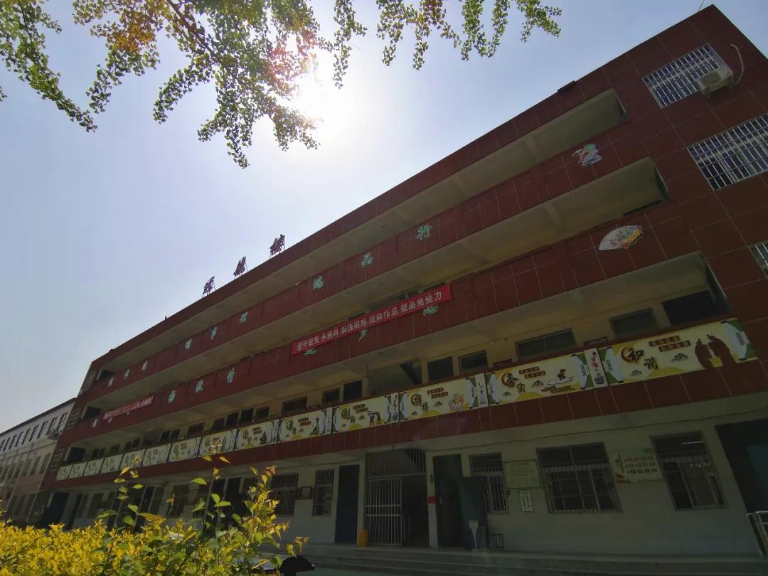 各学校开学第一天的报到情况,开学第一天的视频幼儿