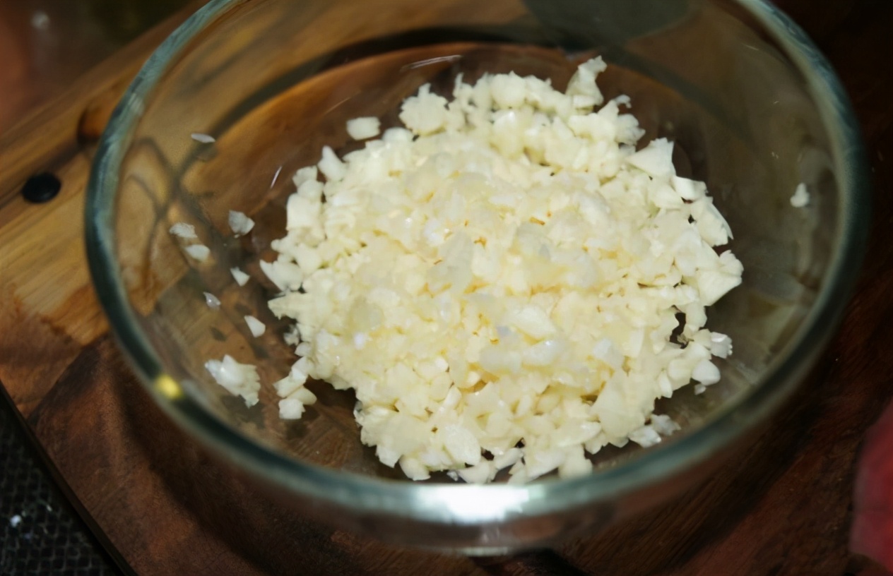 养花旺季春天，作为园艺新人，该怎么正确使用白醋、大蒜？