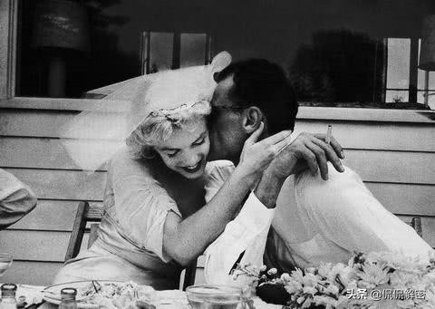 奥黛丽赫本跟玛丽莲梦露谁更美,奥黛丽赫本和玛丽莲梦露年轻照片