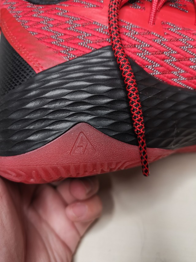 国货当自强最佳第六人战靴匹克闪电开箱