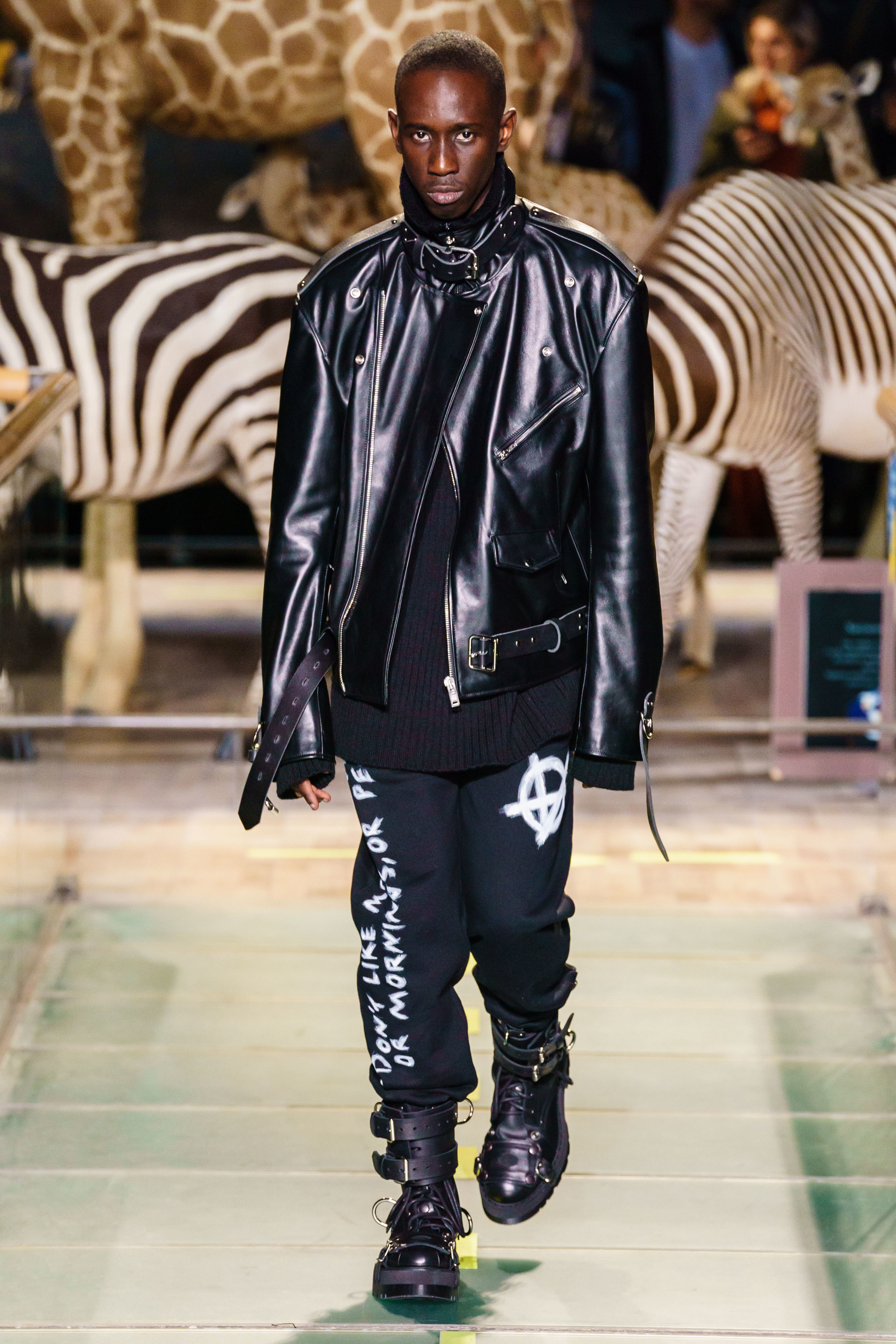 vetements2023秋冬新款,vetements2022秋冬高级成衣发布