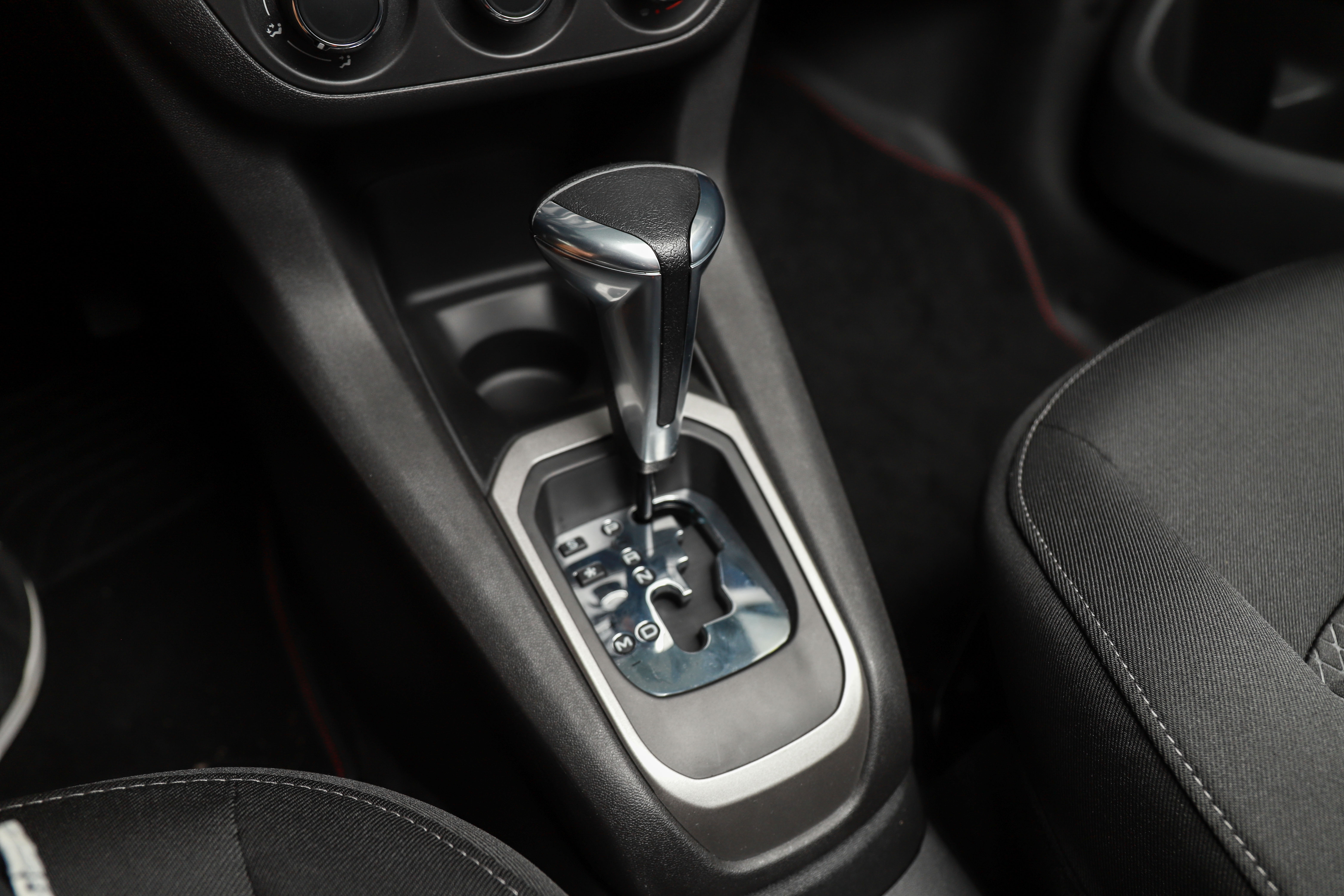 最便宜的新款爱丽舍,家用飞度和爱丽舍哪个好