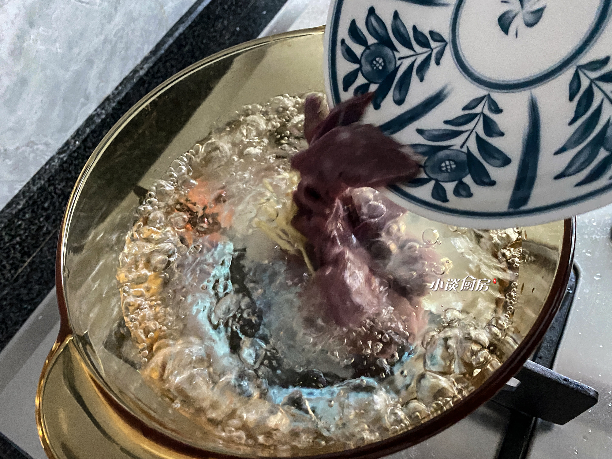 用眼多度,记得喝这碗“护眼汤”,富含维生素A,学生*党**要常喝