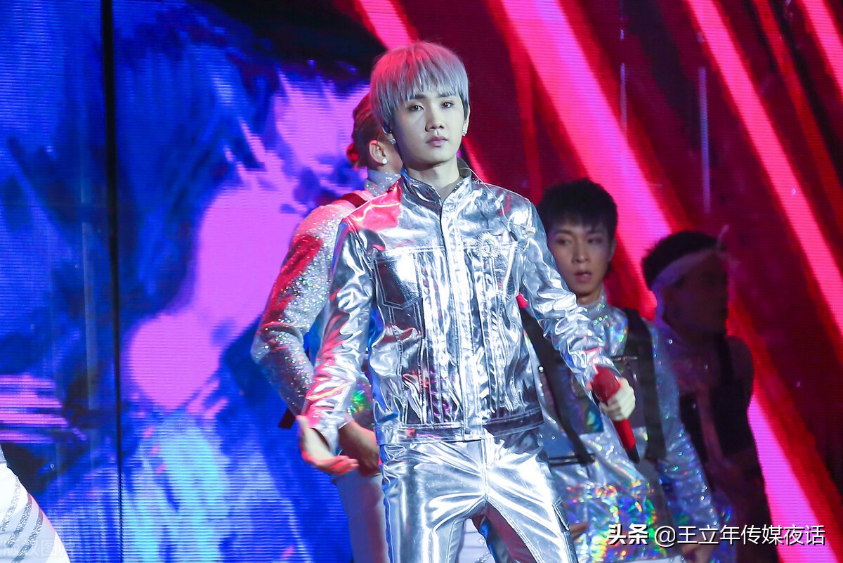 汪苏泷弗斯特专辑销量,汪苏泷微微一笑很倾城领奖现场