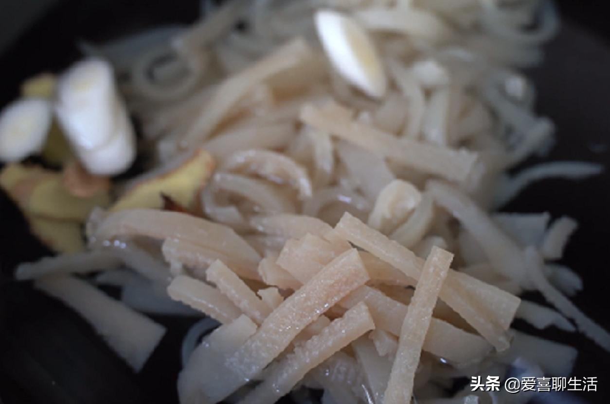 怎么做清澈透明的猪皮冻,如何做有嚼劲的猪皮