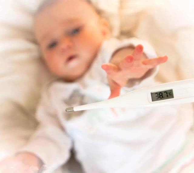 宝宝体温用上退烧药降得慢,体温一直39.5度退烧药降不下来