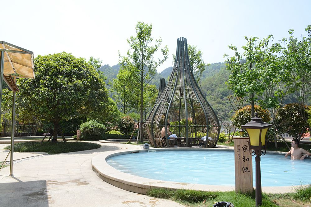 “夏”降到底，砍到冰点，息烽温泉邀你免费玩水泡泉