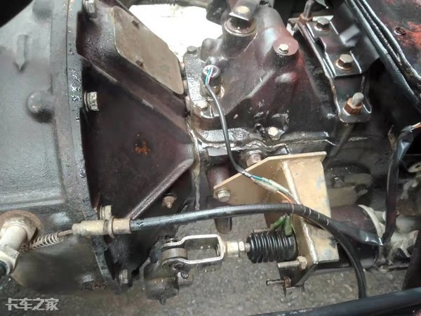 能拉一吨货又能拉人的柴油车,能拉能跑面包车