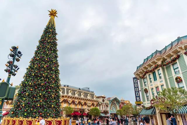 香港迪士尼乐园冰雪小镇好玩吗,最好玩的玩雪地方