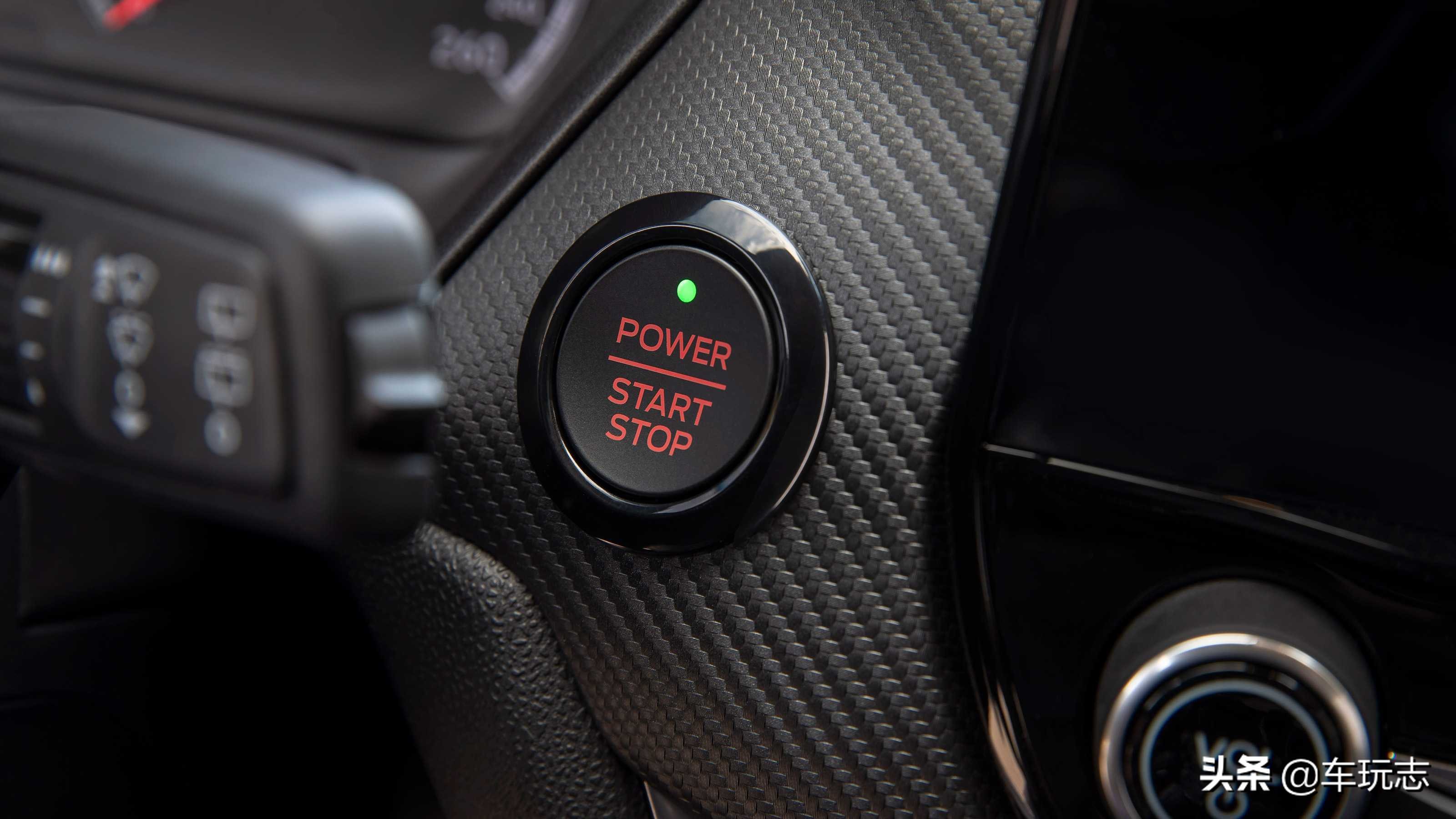 福特性能车小钢炮嘉年华st,嘉年华st1.5t和福克斯同款吗