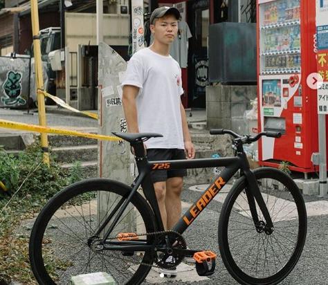 出轨G奶的格斗神童竟是土豪！各种豪车换着开，年赚数亿？