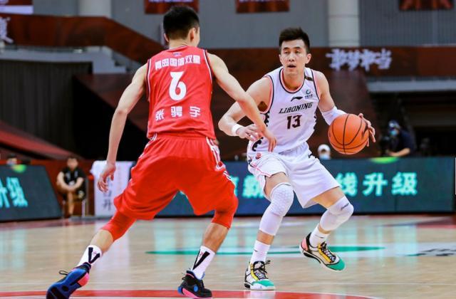 狂轰32+6！郭艾伦大开杀戒，换帅如换刀，辽篮酿28分大胜