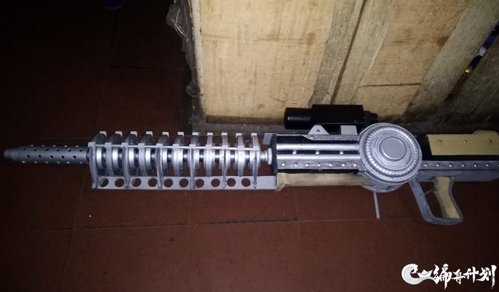 从激光枪到核子可乐，这群玩家在现实中还原了游戏大作《辐射》