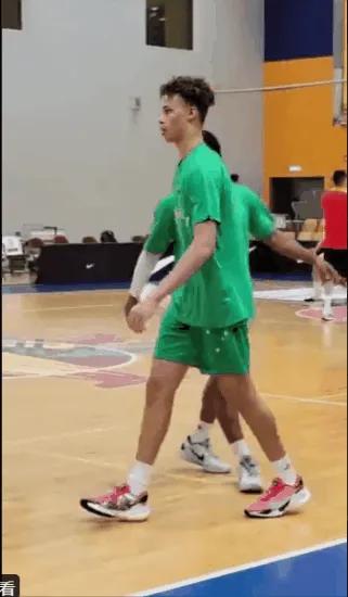 nba选秀大会切特霍姆格伦,切特霍姆格伦什么时候参加nba选秀