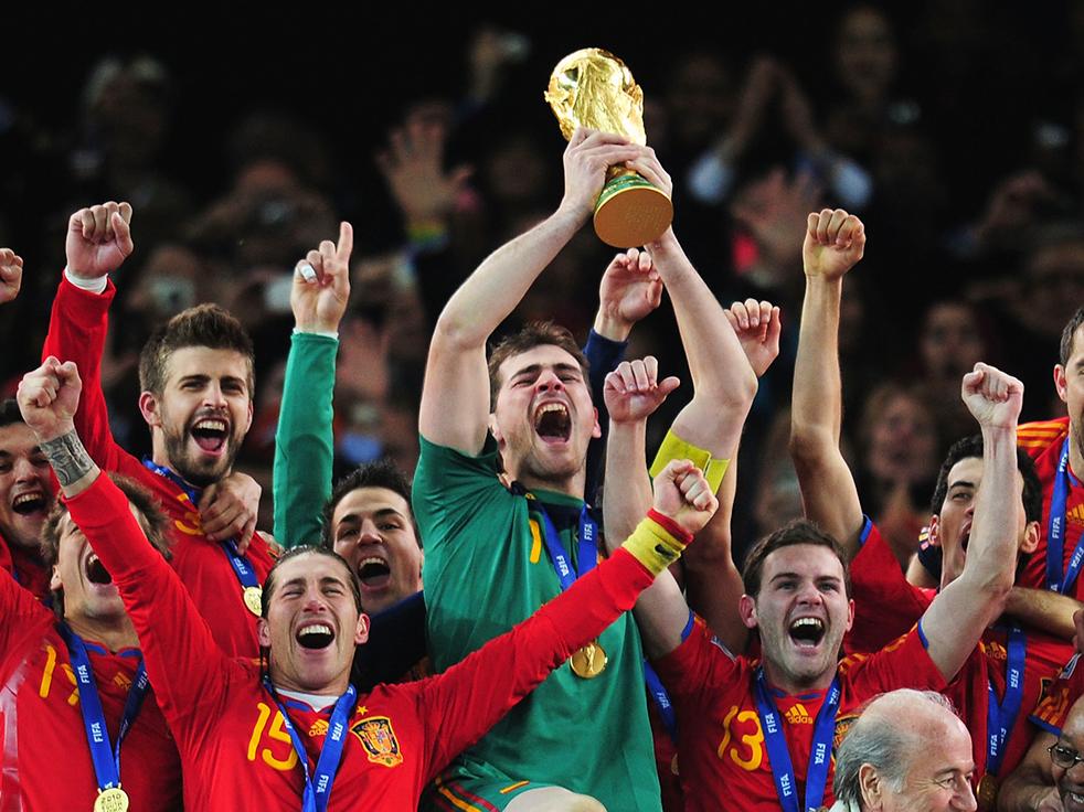 阻挡死神!39岁传奇门神退役真正原因揭晓:C罗梅西送上祝福